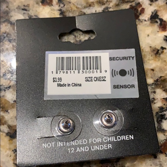 Full Tilt ring and earrings. - Picture 3 of 5